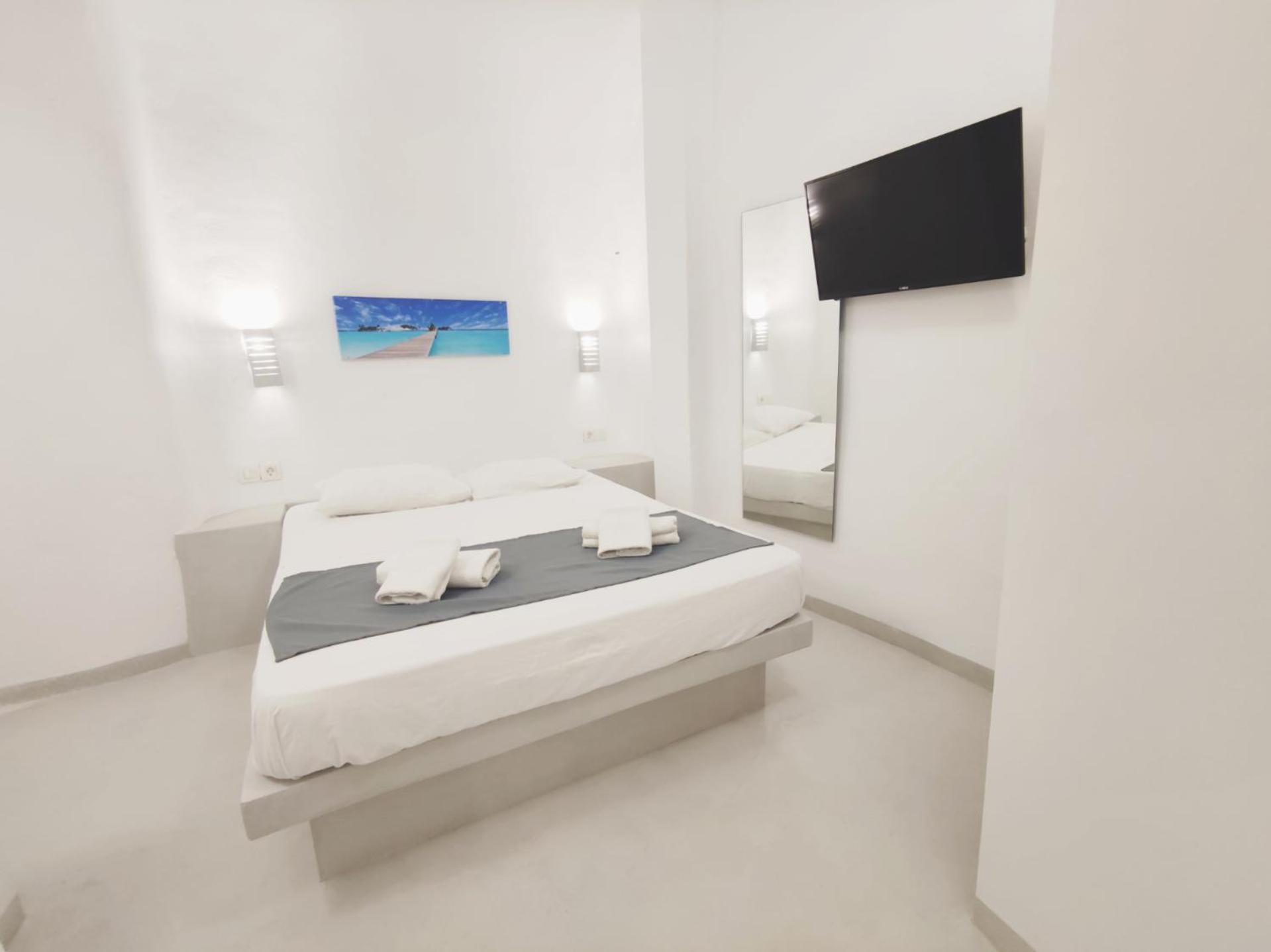 Low Cost Fira Center Rooms Eksteriør billede