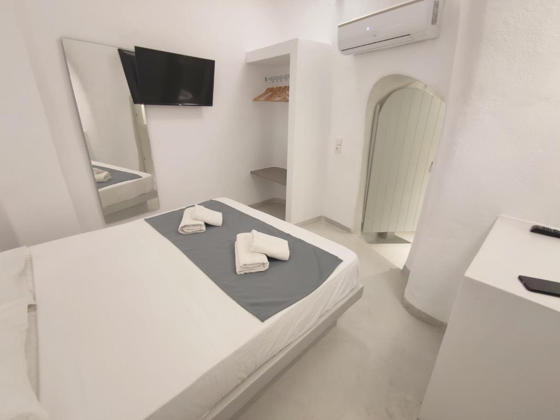 Low Cost Fira Center Rooms Eksteriør billede